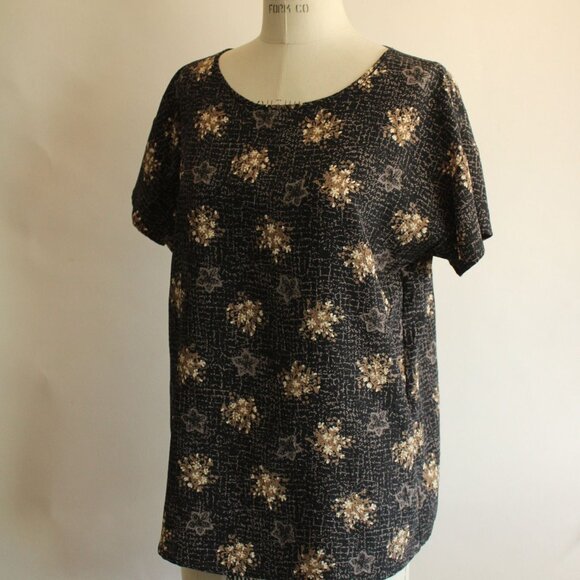 Vintage 1990s Blouse, Black and Gold and Gray Floral Print, short sleeved - Picture 9 of 10